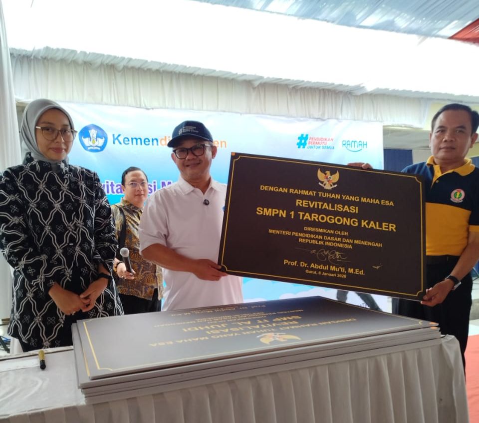 Mendikdasmen Resmikan Bangunan Sekolah Hasil Revitalisasi di Garut